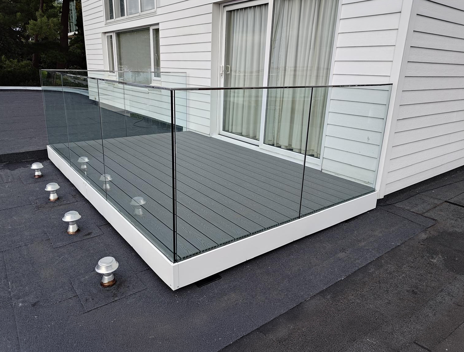 Contemporary stainless steel glass balustrades Weymouth Lancers Welding
