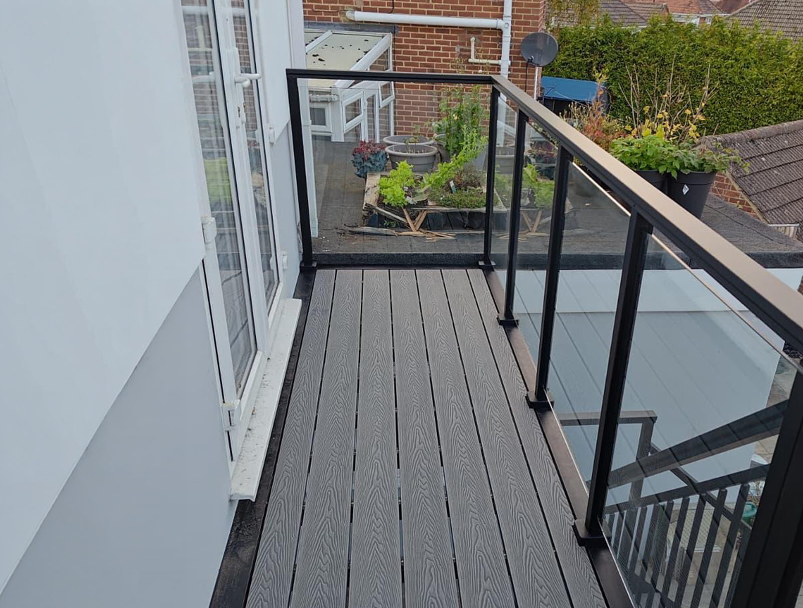 Balcony glass balustrade installation Southampton by Lancers Welding