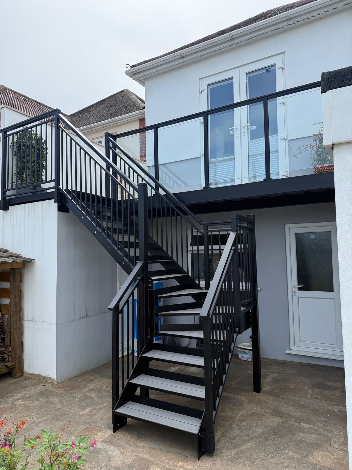 Lancers Welding supplies and installs bespoke glass and stainless steel balustrades for balconies, decking and terraces in Poole, Bournemouth and Christchurch.
